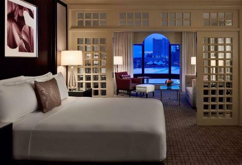 هتل The Royal Sonesta Harbor Court Baltimore