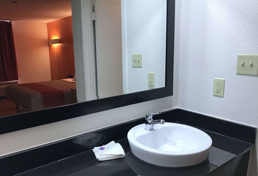 Motel 6newnan, Ga