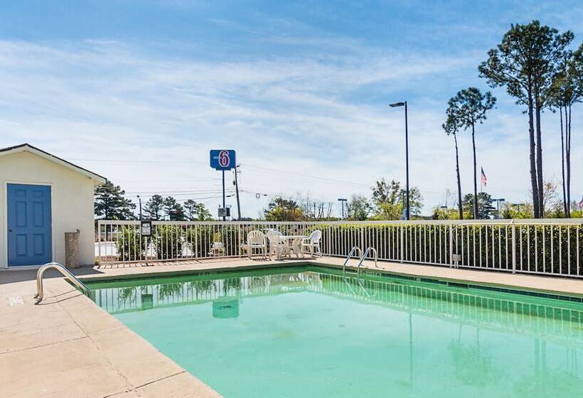 Motel 6newnan, Ga
