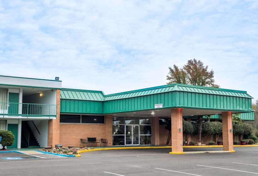 فندق على الطريق Super 8 By Wyndham Hope