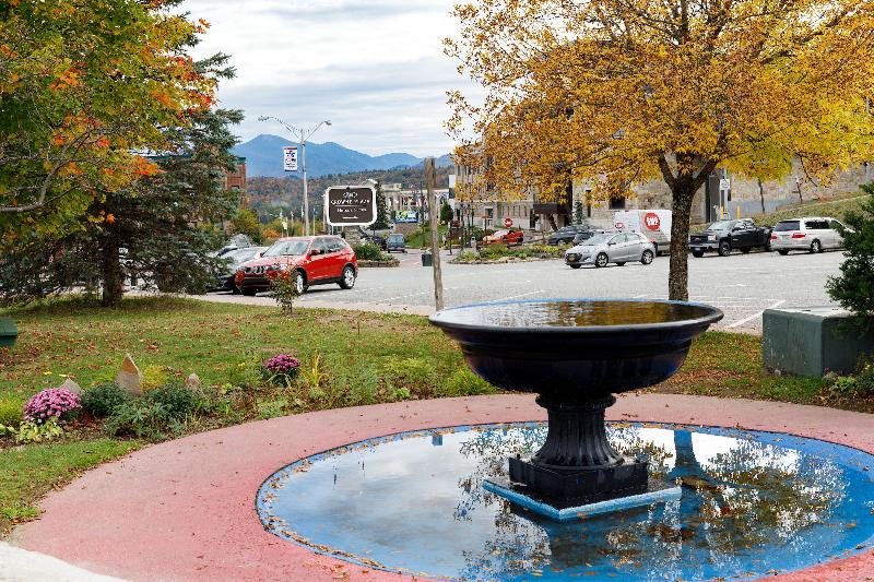 منتجع Crowne Plaza Lake Placid, An Ihg