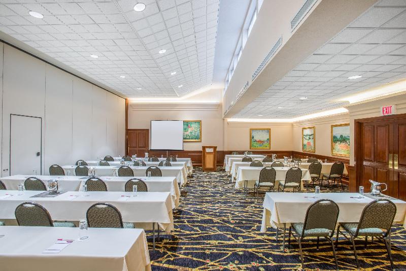 منتجع Crowne Plaza Lake Placid, An Ihg