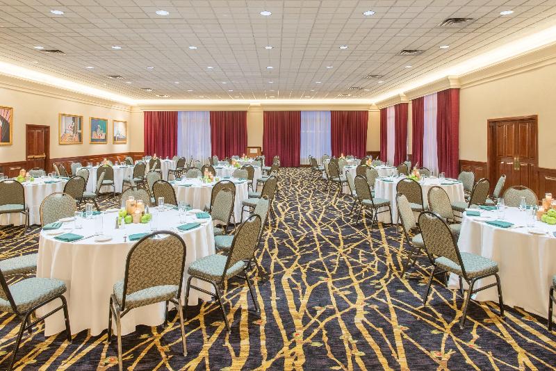 منتجع Crowne Plaza Lake Placid, An Ihg