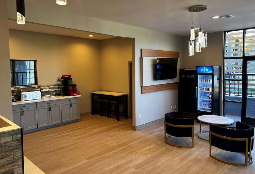 فندق Ramada By Wyndham Bainbridge