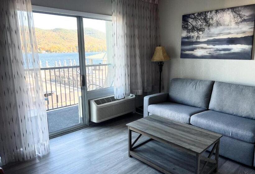 The Georgian Lakeside Resort