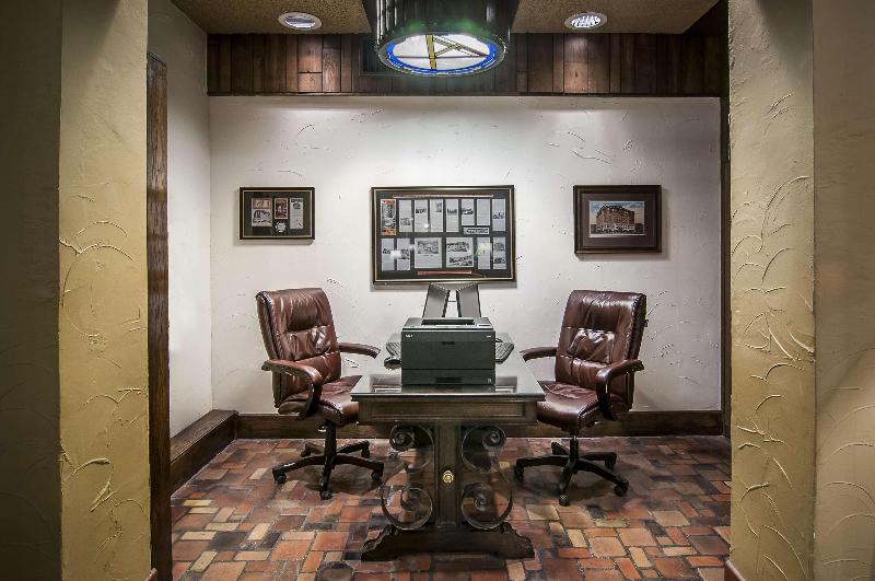 هتل Alex Johnson Rapid City Curio Collection By Hilton