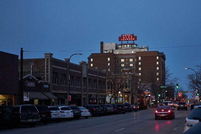 هتل Alex Johnson Rapid City Curio Collection By Hilton