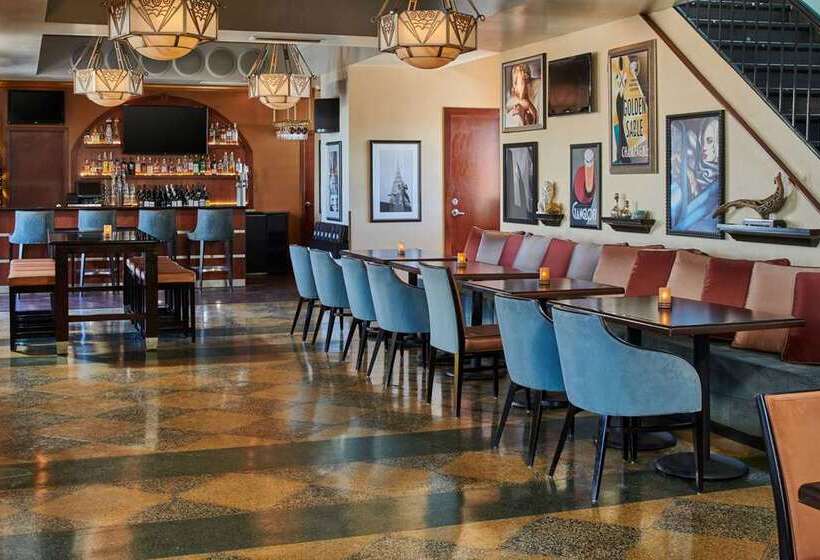 هتل Alex Johnson Rapid City Curio Collection By Hilton