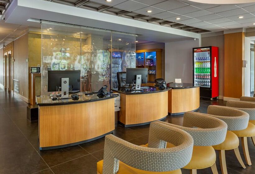فندق Best Western Plus University Inn