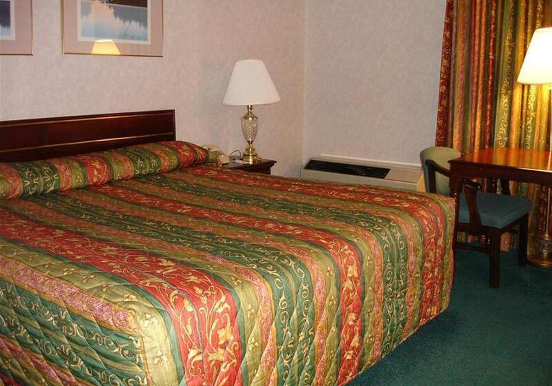 ホテル Pocono Inn & Banquet   Stroudsburg