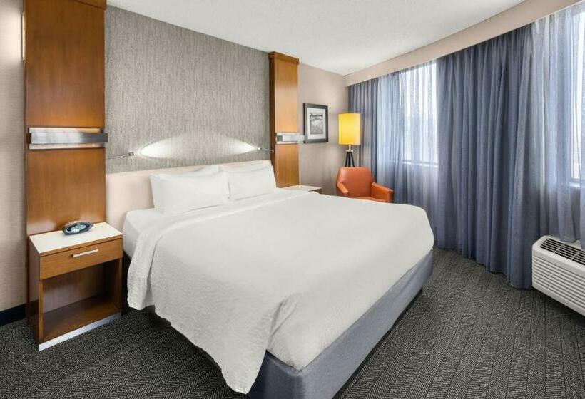 هتل Courtyard By Marriott Minneapolis Downtown