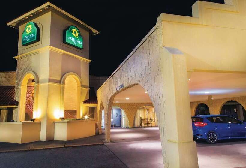 هتل Days Inn By Wyndham Del Rio