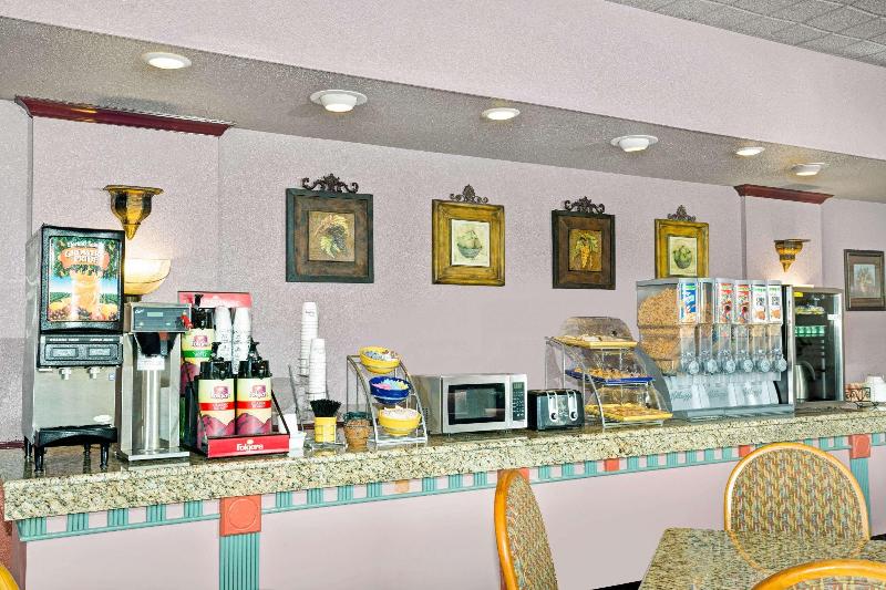 هتل Days Inn By Wyndham Durham/near Duke University