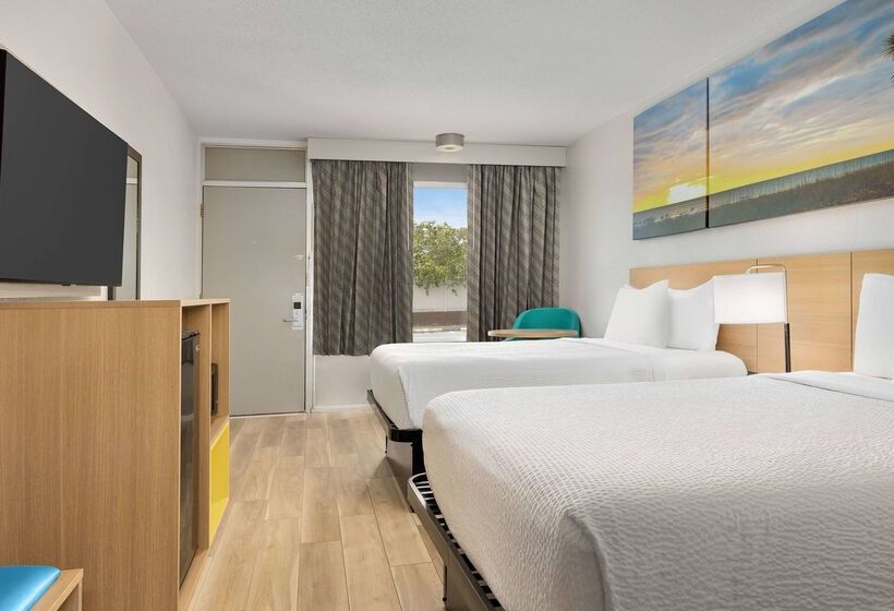 בית מלון כפרי Days Inn By Wyndham Lake City I 75