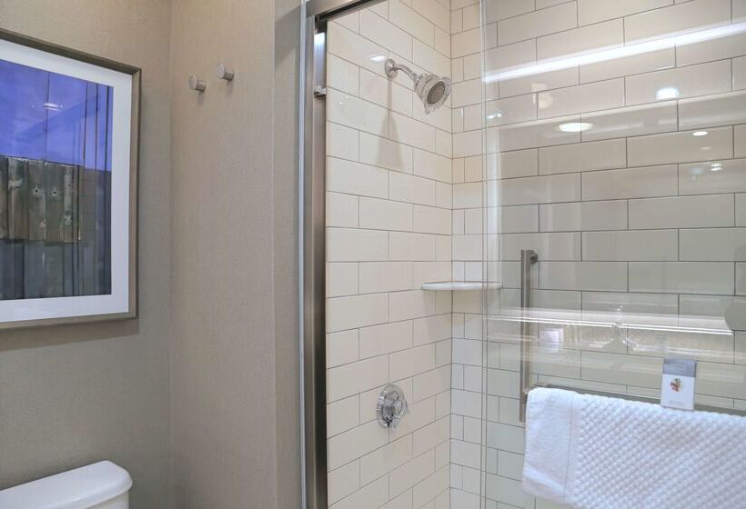 호텔 Doubletree By Hilton Boston Rockland