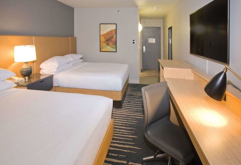 هتل Doubletree By Hilton Chico