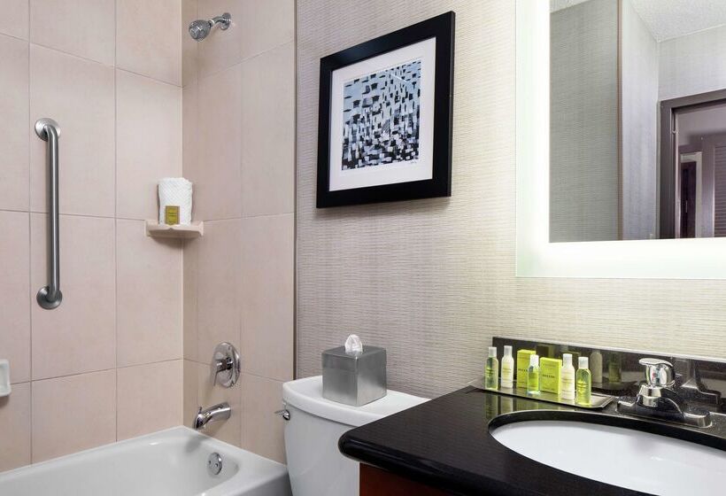 호텔 Wyndham Garden Westlake