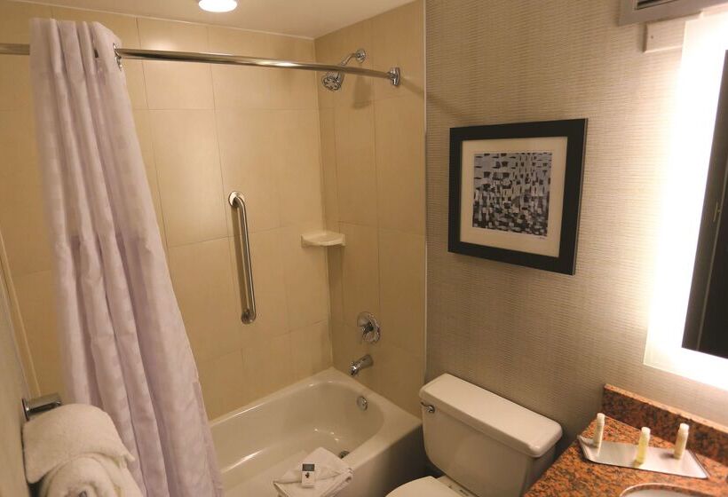 호텔 Wyndham Garden Westlake