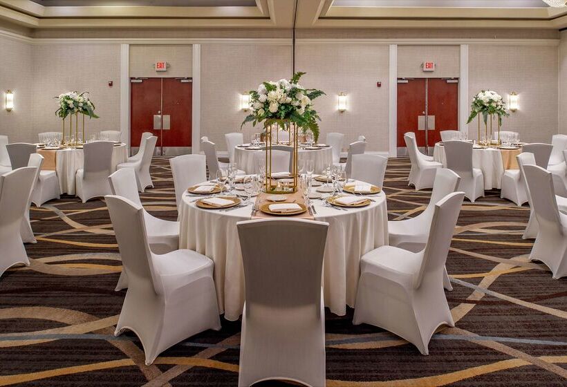 Отель Doubletree By Hilton Collinsville St. Louis
