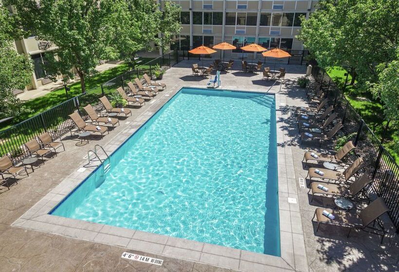 בית מלון כפרי Doubletree By Hilton Denver Central Park