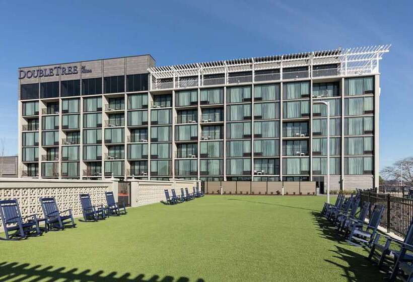 هتل Doubletree By Hilton Hot Springs