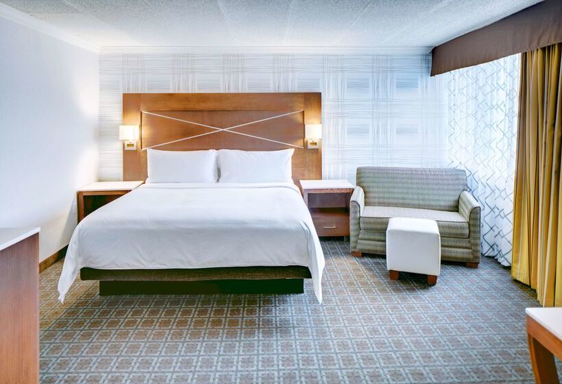 هتل Doubletree By Hilton Madison Downtown