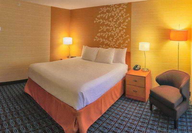 בית מלון כפרי Fairfield Inn And Suites By Marriott San Jose Airport