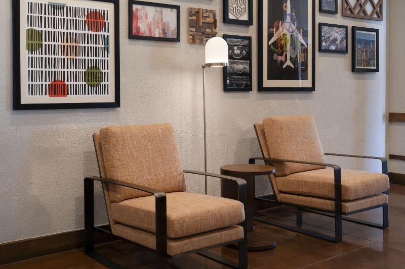 ホテル Four Points By Sheraton Tucson Airport