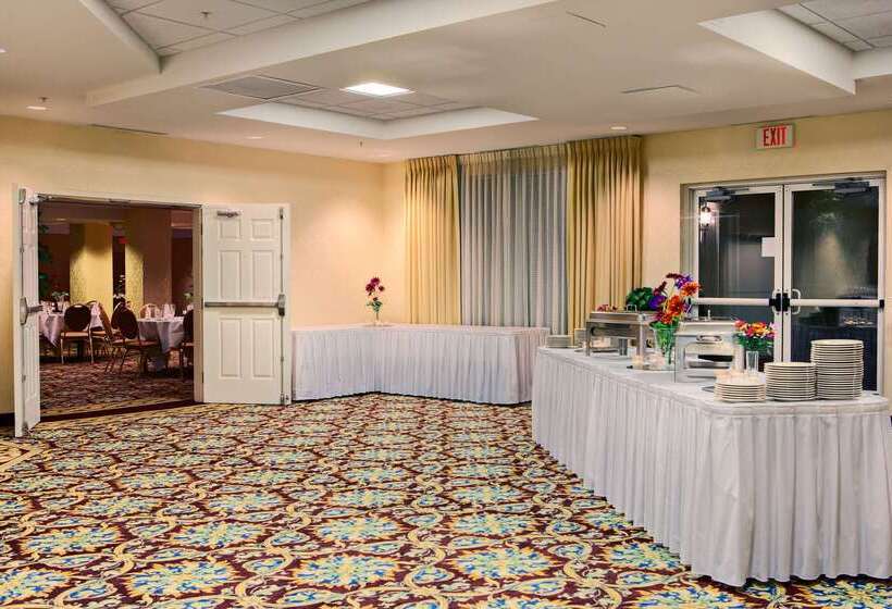 هتل Hilton Garden Inn Springfield, Il