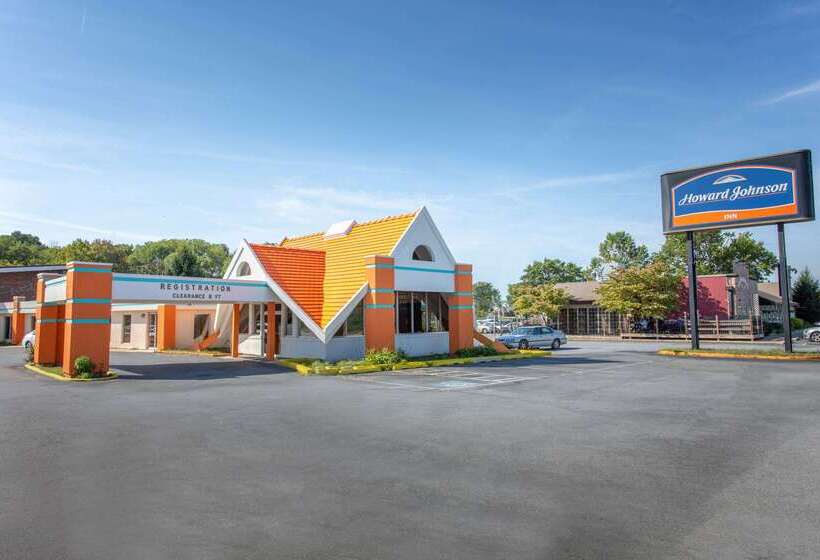 فندق Howard Johnson By Wyndham Harrisburg