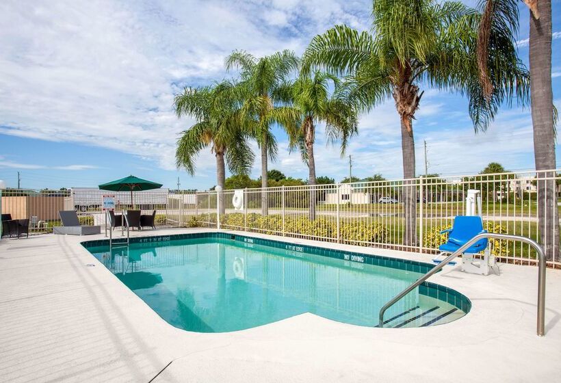 فندق Howard Johnson By Wyndham Vero Beach/i95