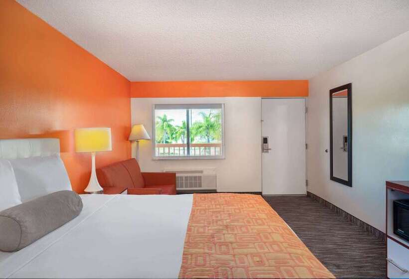 فندق Howard Johnson By Wyndham Vero Beach/i95