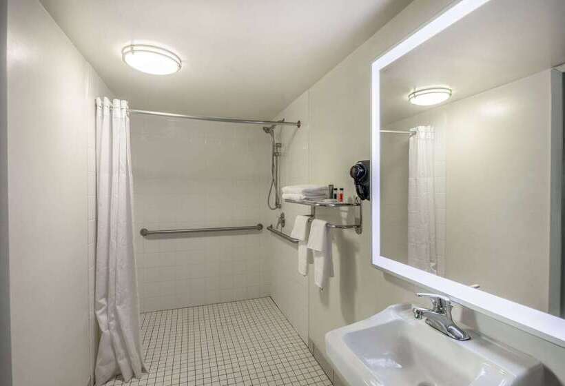 فندق Howard Johnson By Wyndham Vero Beach/i95