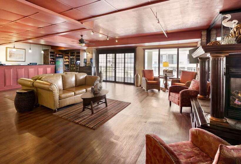 هتل Howard Johnson Plaza  By Wyndham Ocean City Oceanfront