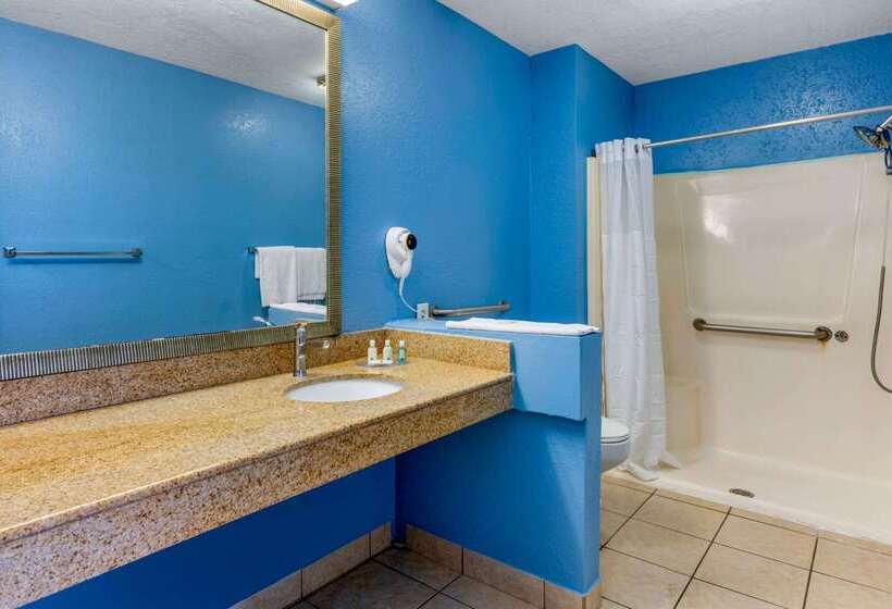 בית מלון כפרי Quality Inn Sarasota North Near Lido Key Beach