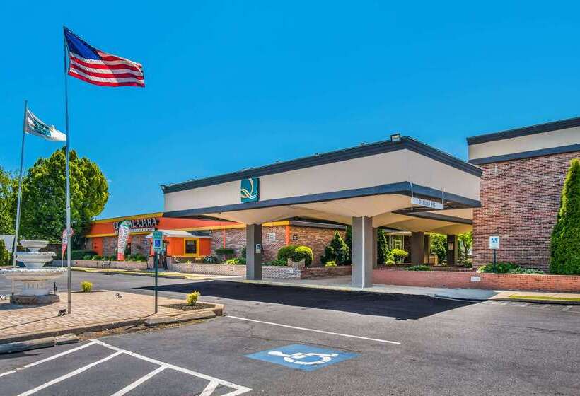 ホテル Quality Inn & Suites
