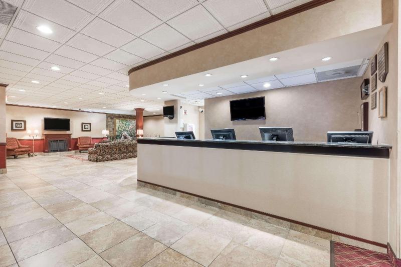Ramada By Wyndham State College Hotel & Conference Center
