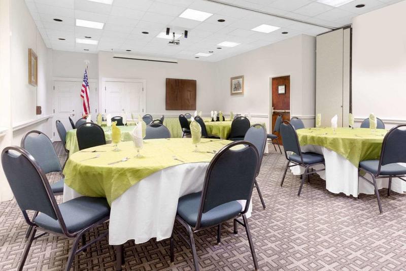 هتل Ramada By Wyndham Augusta Fort Gordon