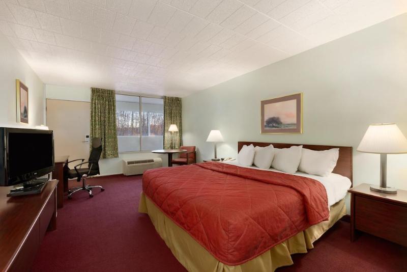 בית מלון כפרי Red Carpet Inn & Suites