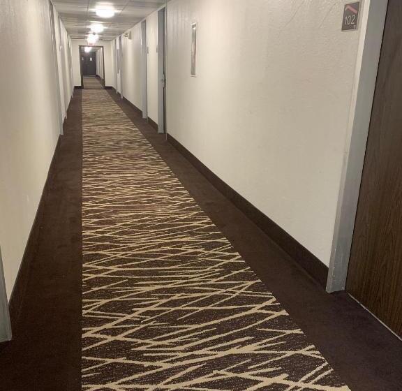هتل Red Roof Inn Niagara Falls