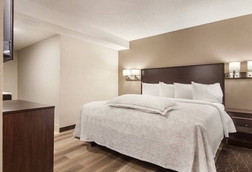 فندق Red Roof Inn Plus & Suites Erie