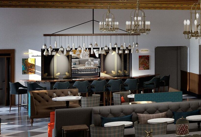 فندق Saranac Curio Collection By Hilton