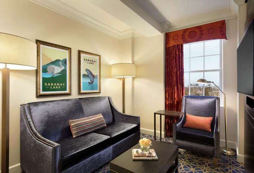 فندق Saranac Curio Collection By Hilton