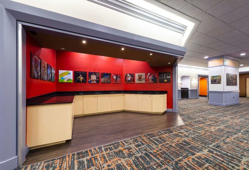 The Verve Hotel Boston Natick, Tapestry Collection By Hilton