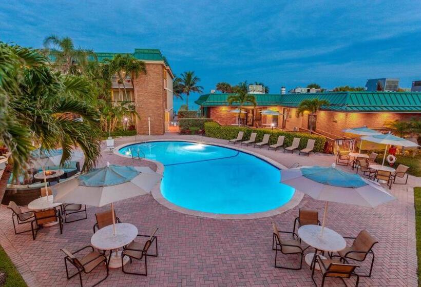 فندق Ocean Breeze Inn Vero Beach