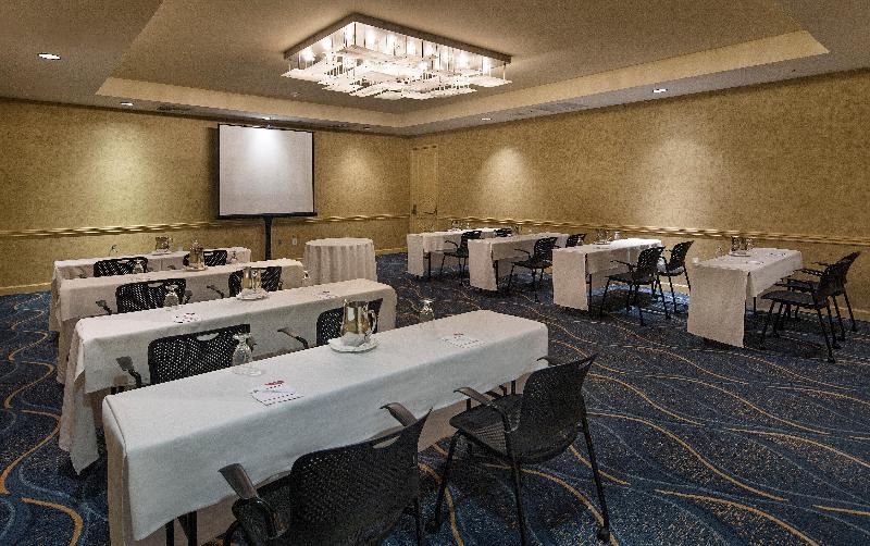 استراحتگاه Crowne Plaza Ventura Beach, An Ihg