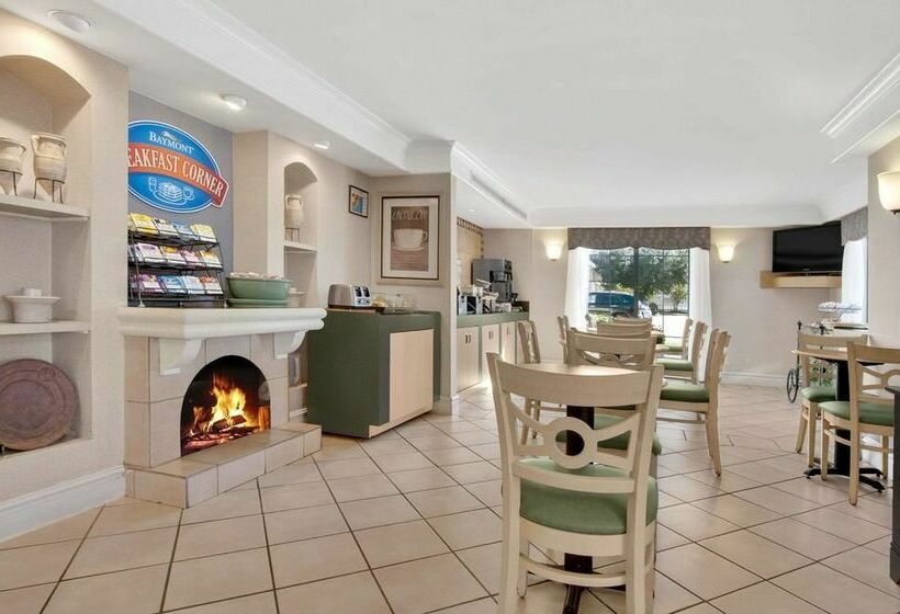 בית מלון כפרי Baymont By Wyndham Longview