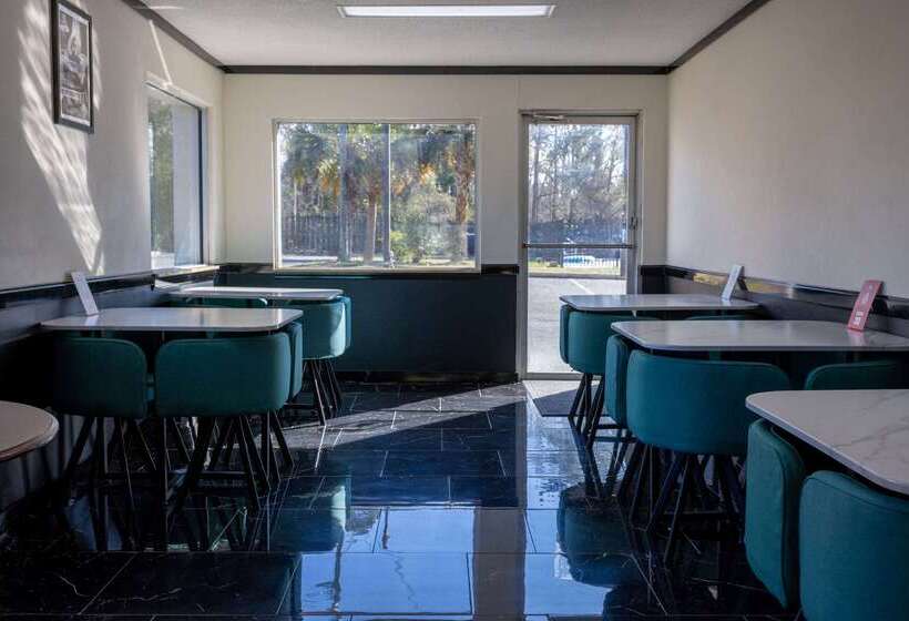 هتل Days Inn By Wyndham Columbia