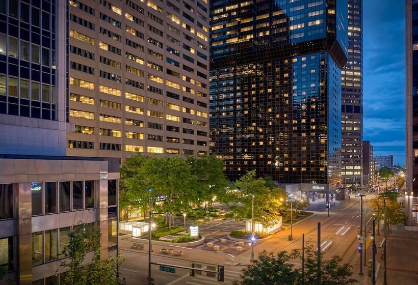 هتل Hilton Denver City Center