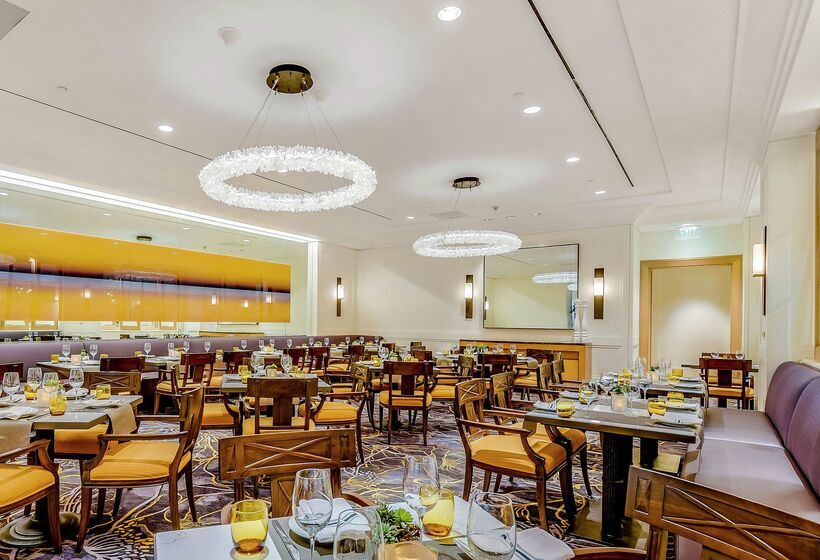 هتل Hilton Los Angeles Airport